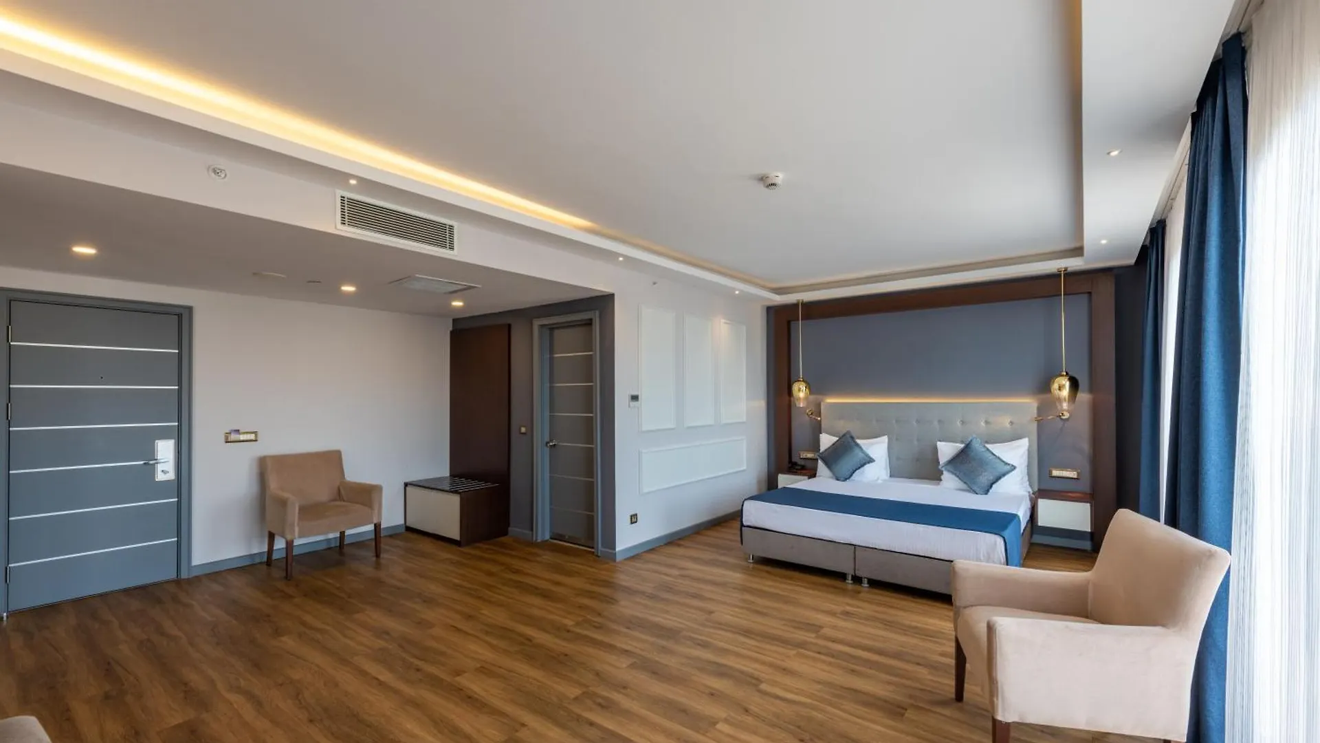 Istanbul Taksim Crystal Hotel & Spa 4*,  Turkey