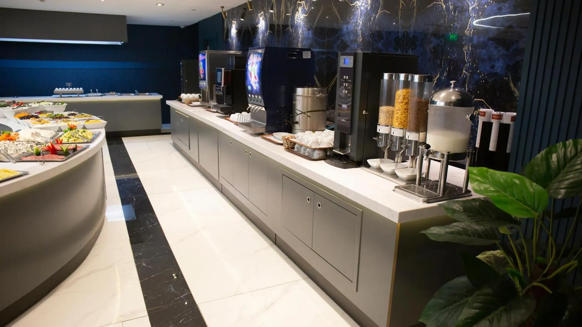Istanbul Taksim Crystal Hotel & Spa 4*,