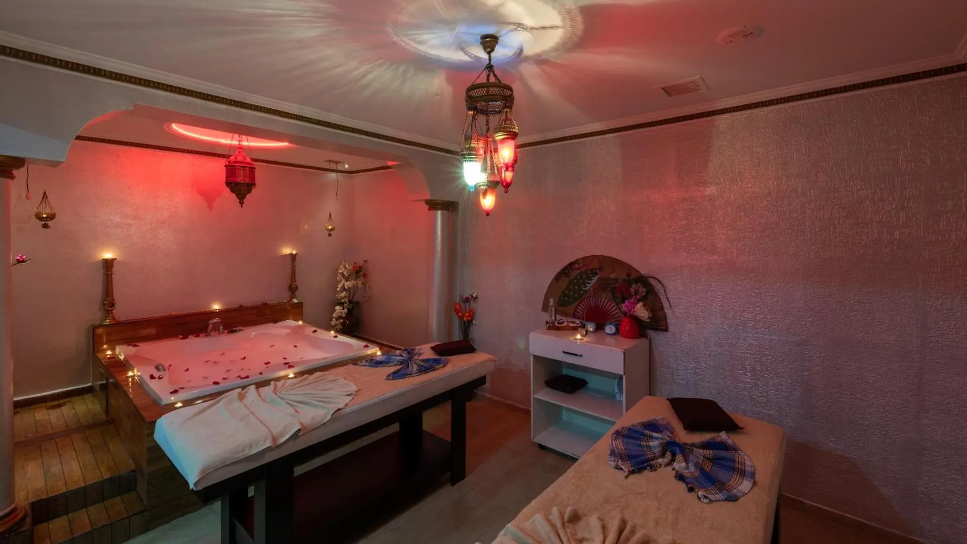 Istanbul Taksim Crystal Hotel & Spa